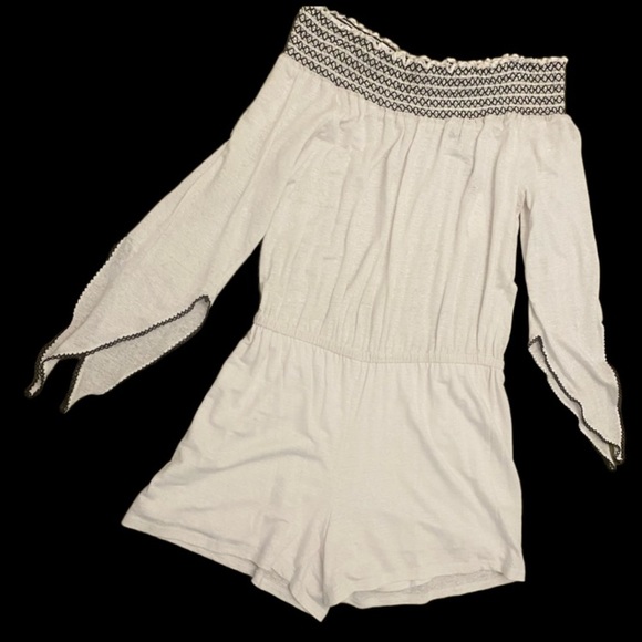 NWT White / Black off Romper - Picture 1 of 6